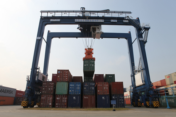 港口機(jī)械.jpg